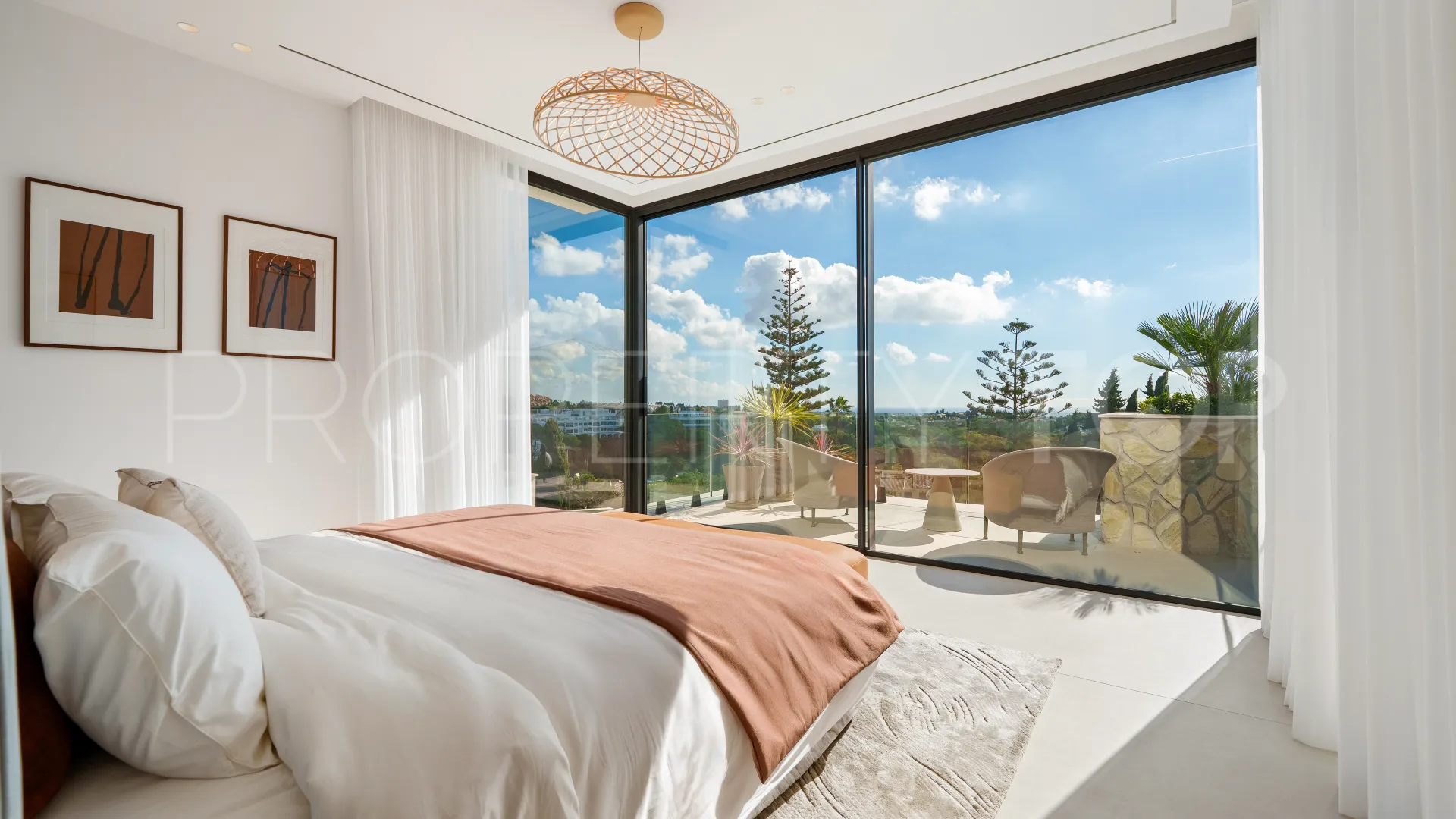 Comprar villa con 5 dormitorios en La Quinta