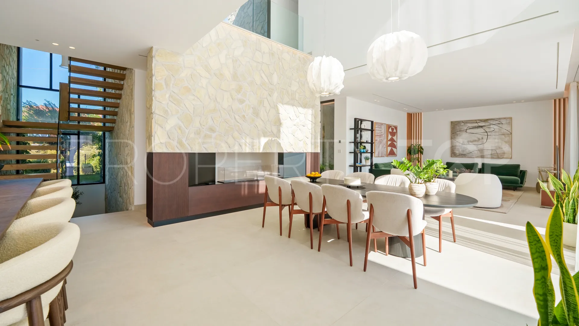 Comprar villa con 5 dormitorios en La Quinta