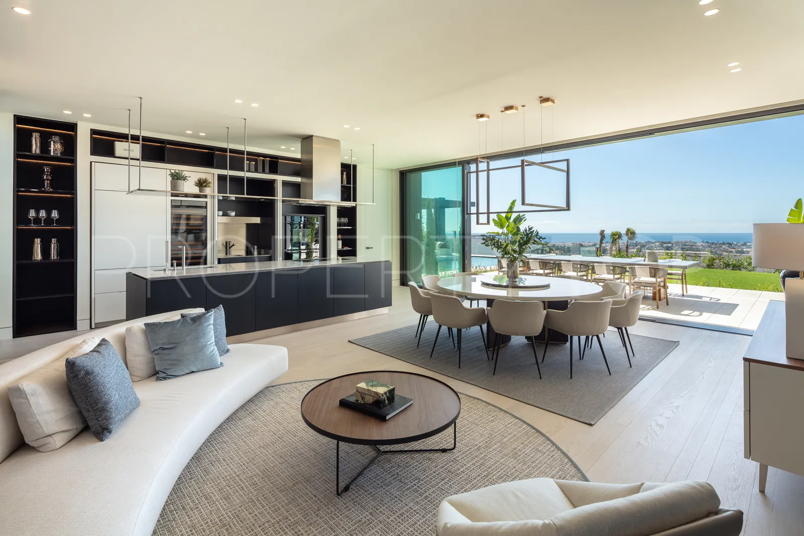 Comprar villa de 7 dormitorios en La Quinta