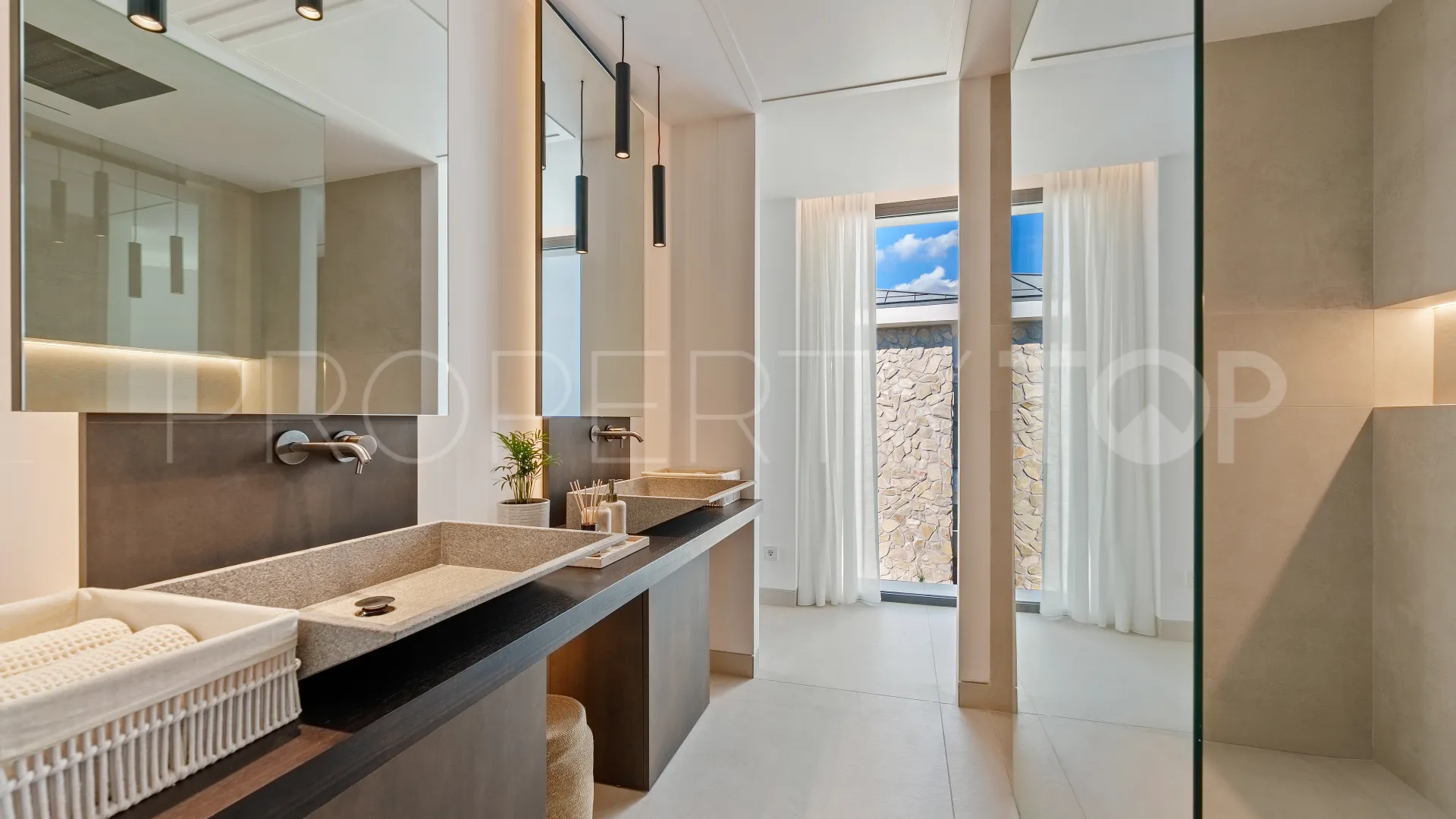 Villa de 5 dormitorios en venta en La Quinta