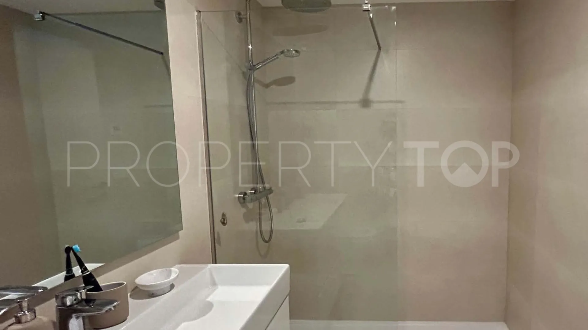 For sale duplex penthouse in Estepona
