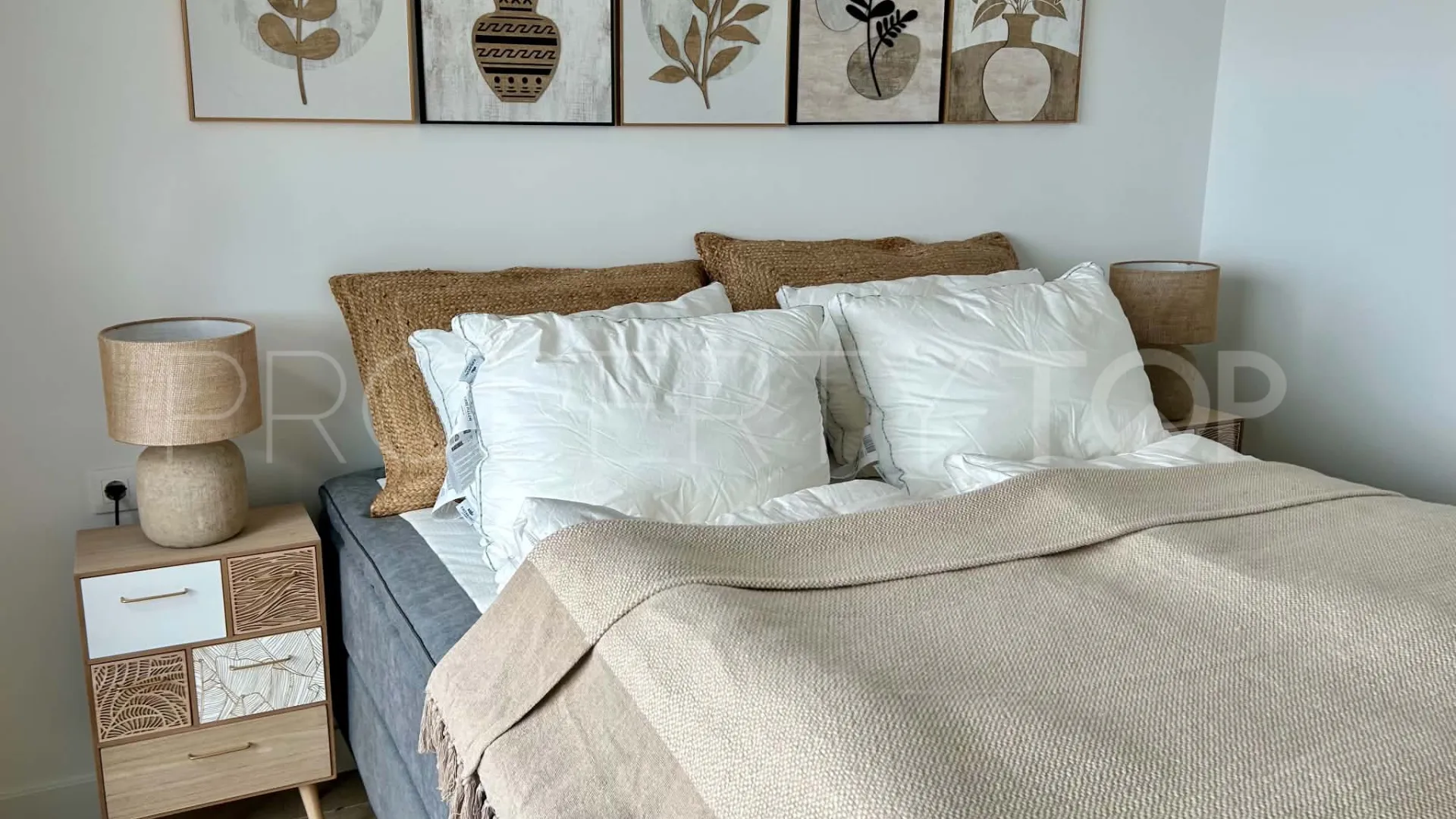 For sale duplex penthouse in Estepona