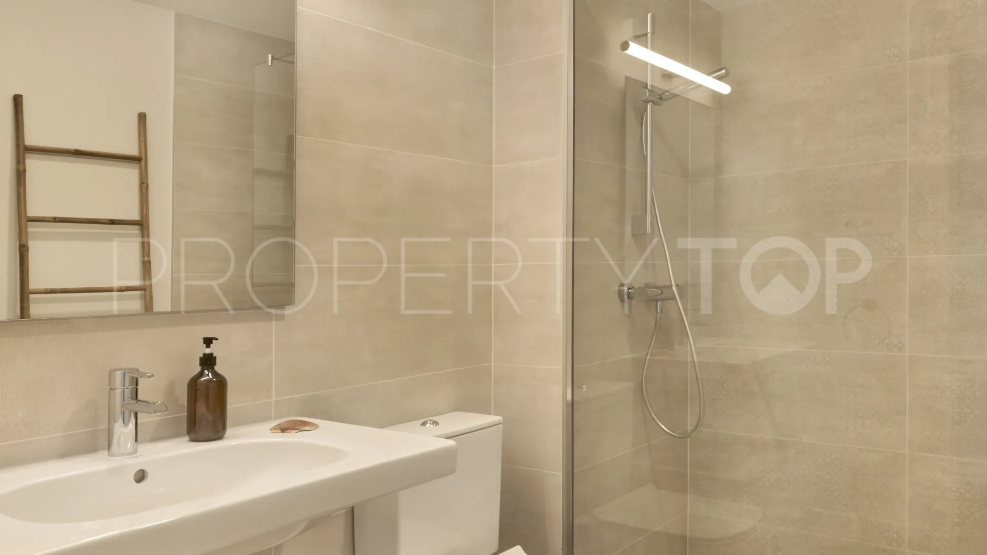 Se vende apartamento en Las Mesas