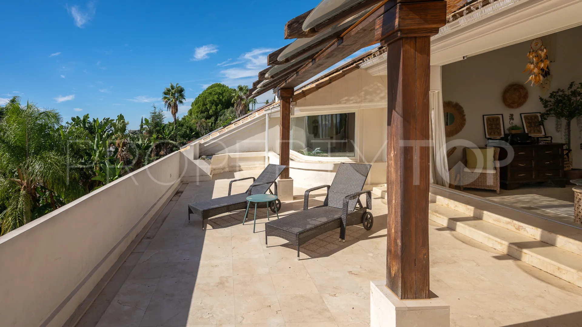 Buy Sierra Blanca villa with 6 bedrooms