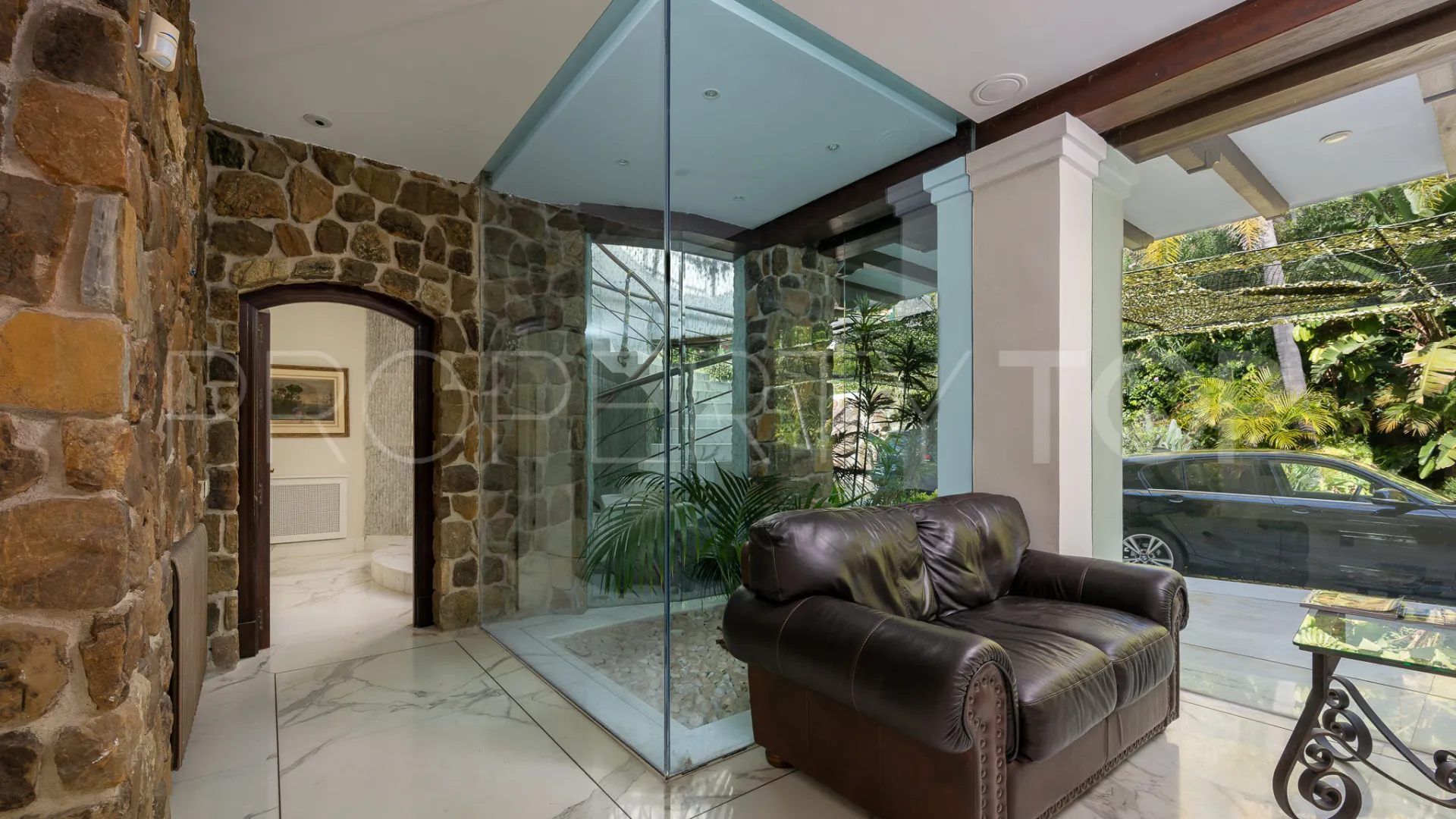Buy Sierra Blanca villa with 6 bedrooms
