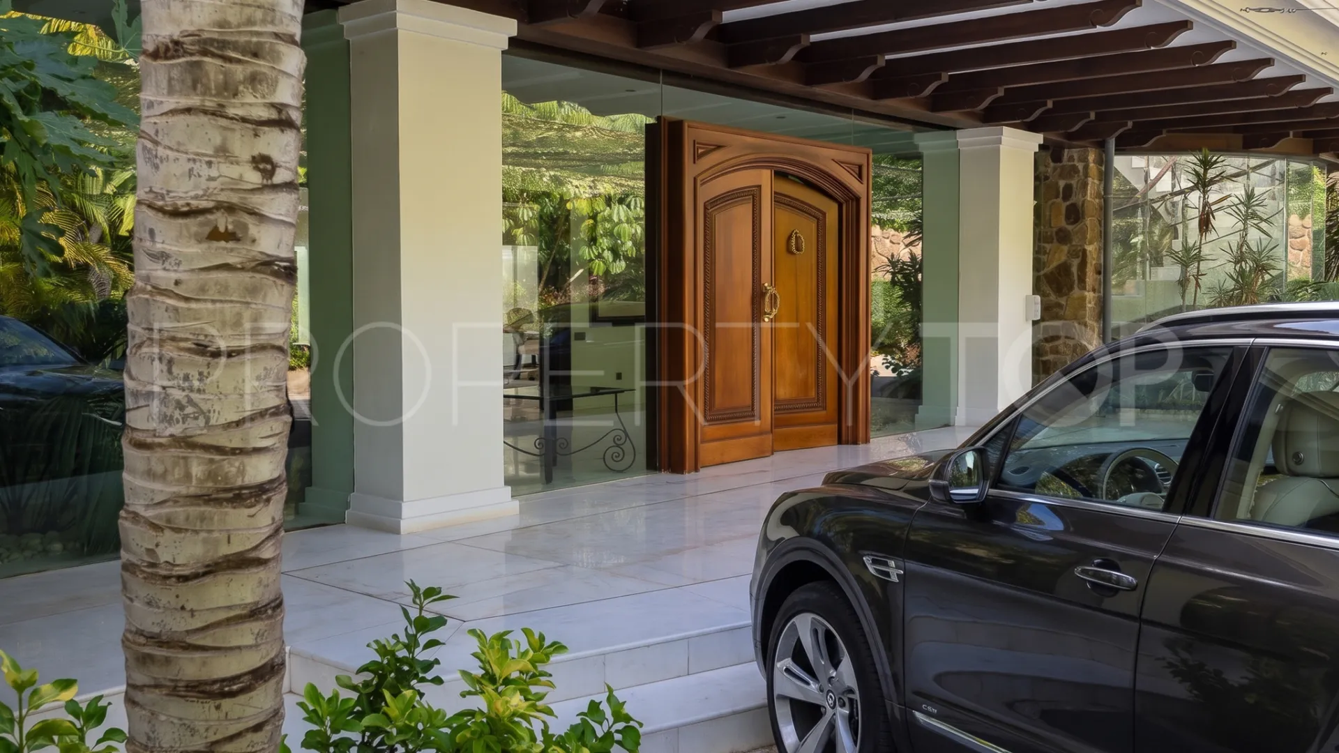 Buy Sierra Blanca villa with 6 bedrooms