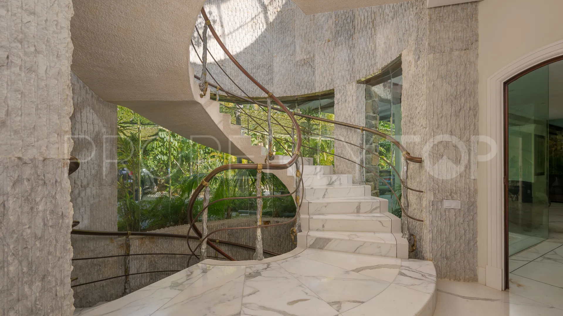 Buy Sierra Blanca villa with 6 bedrooms