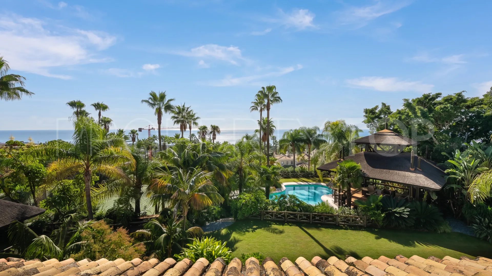 Buy Sierra Blanca villa with 6 bedrooms