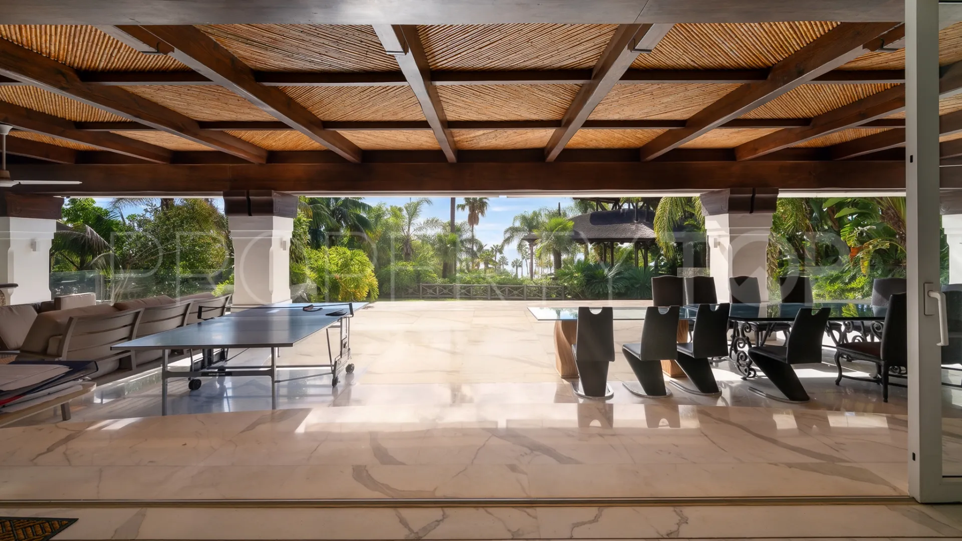 Buy Sierra Blanca villa with 6 bedrooms