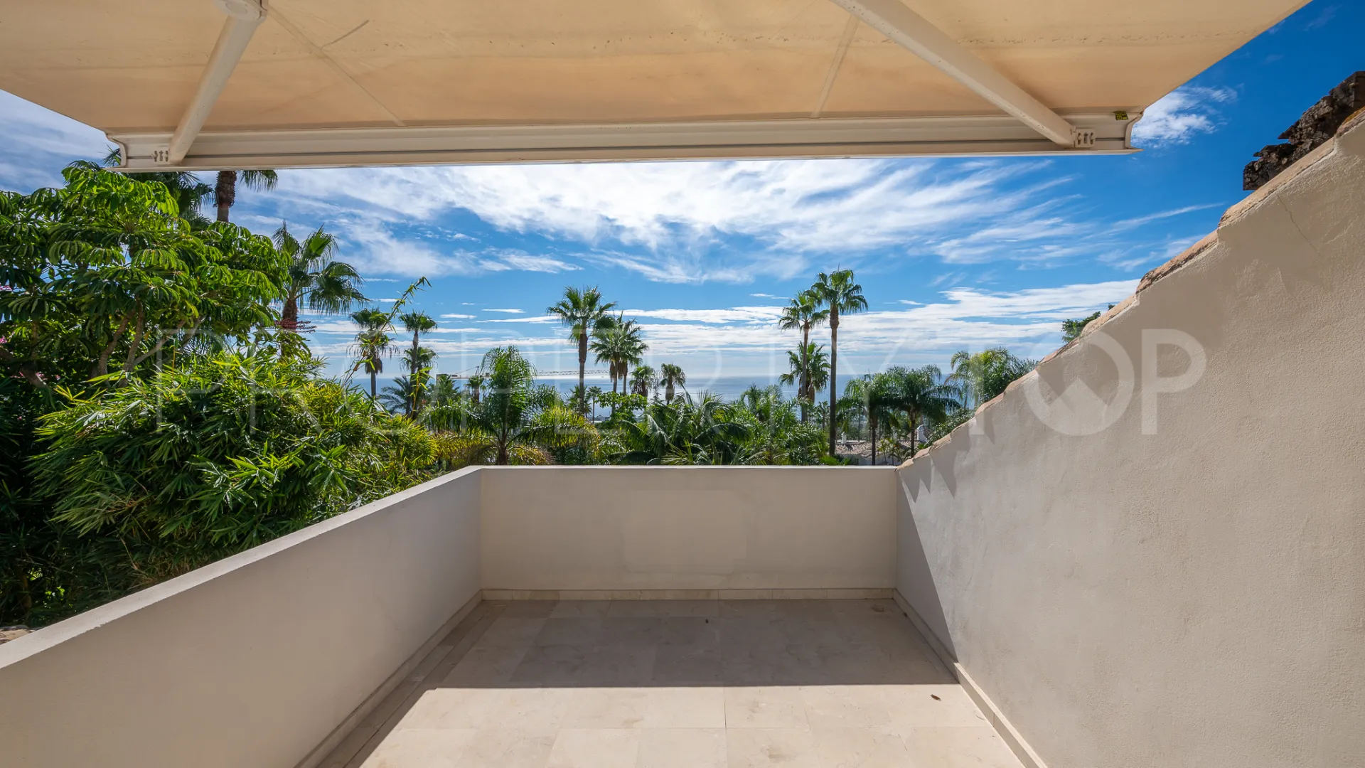 Buy Sierra Blanca villa with 6 bedrooms