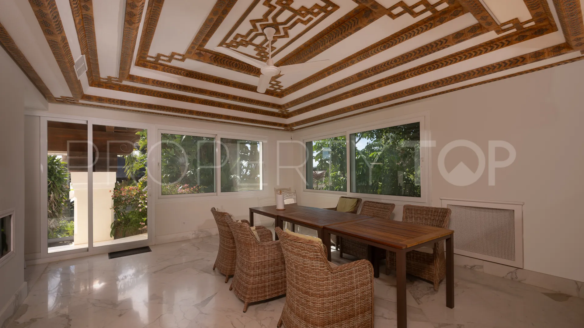 Buy Sierra Blanca villa with 6 bedrooms