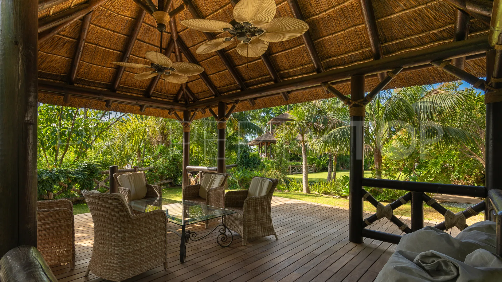 Buy Sierra Blanca villa with 6 bedrooms