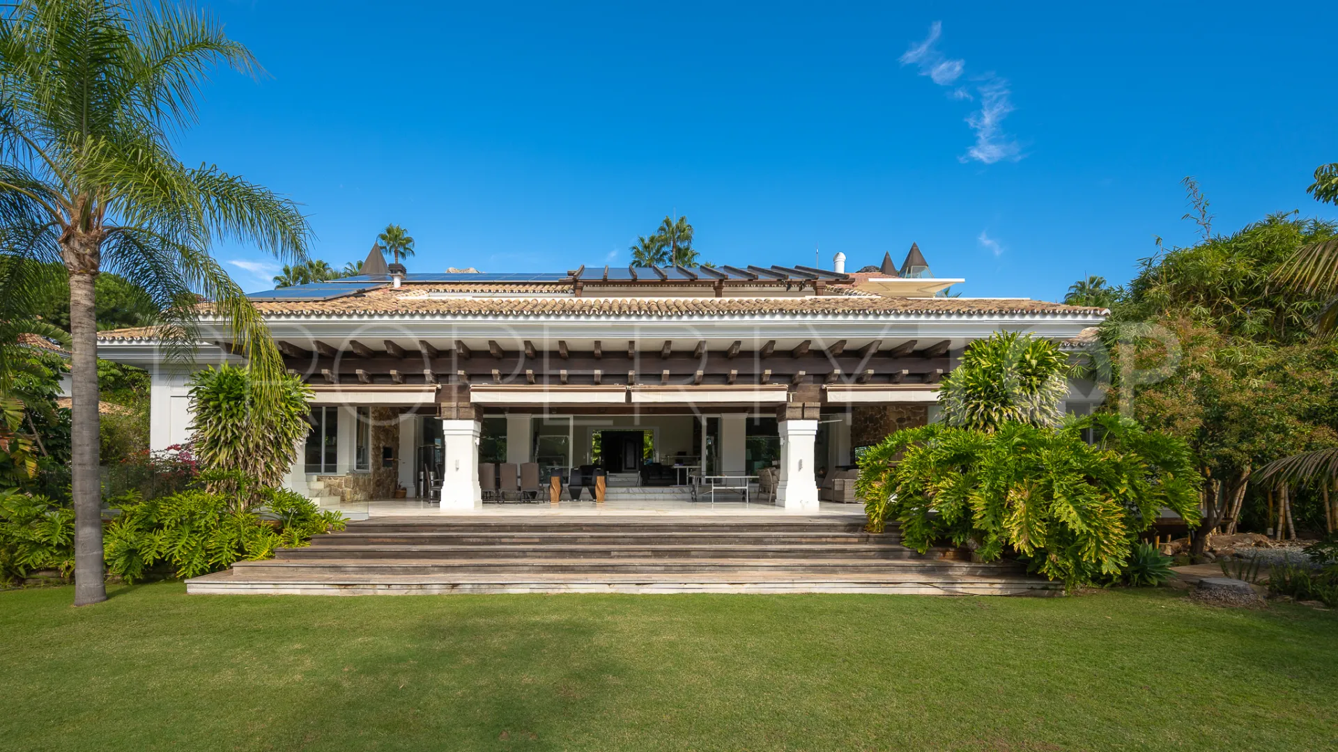 Buy Sierra Blanca villa with 6 bedrooms
