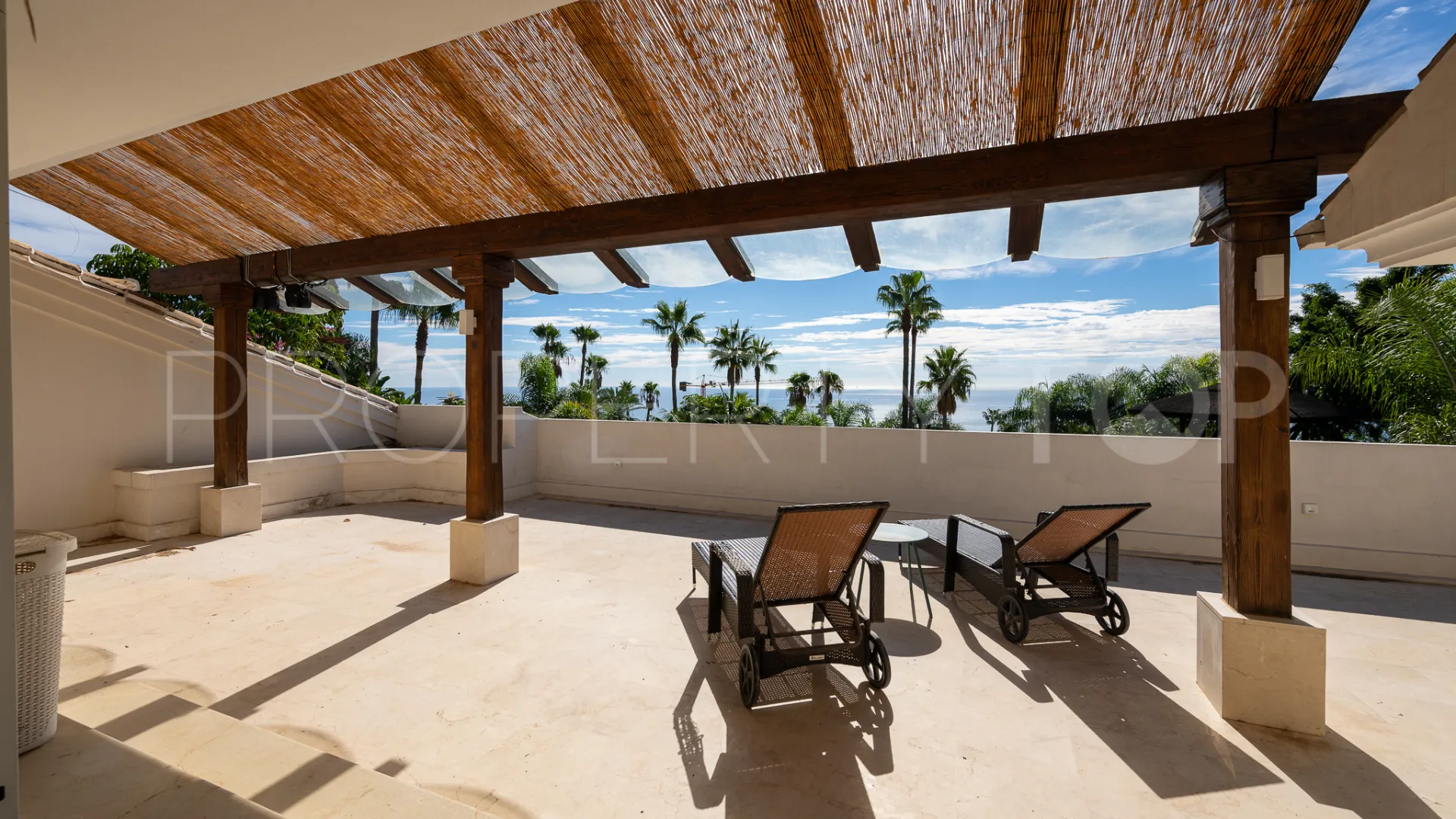 Buy Sierra Blanca villa with 6 bedrooms