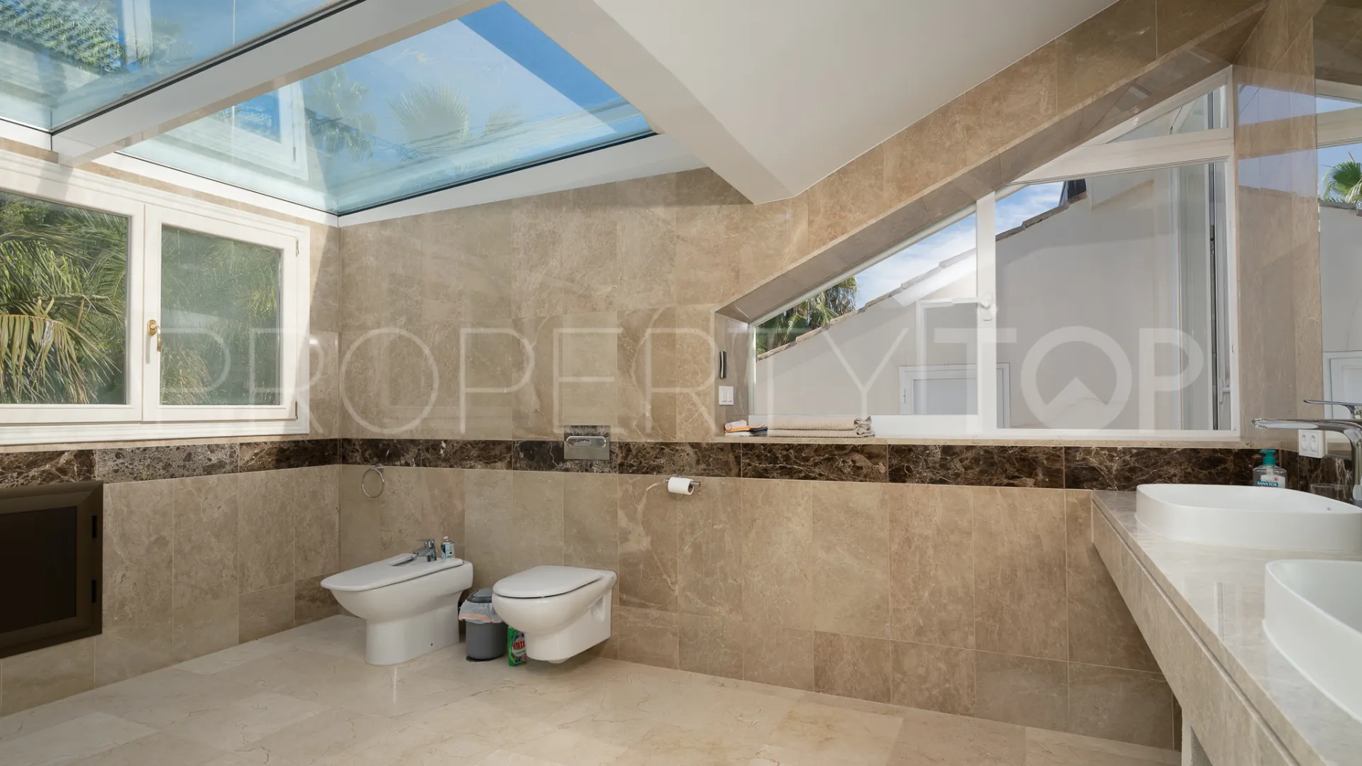 Buy Sierra Blanca villa with 6 bedrooms