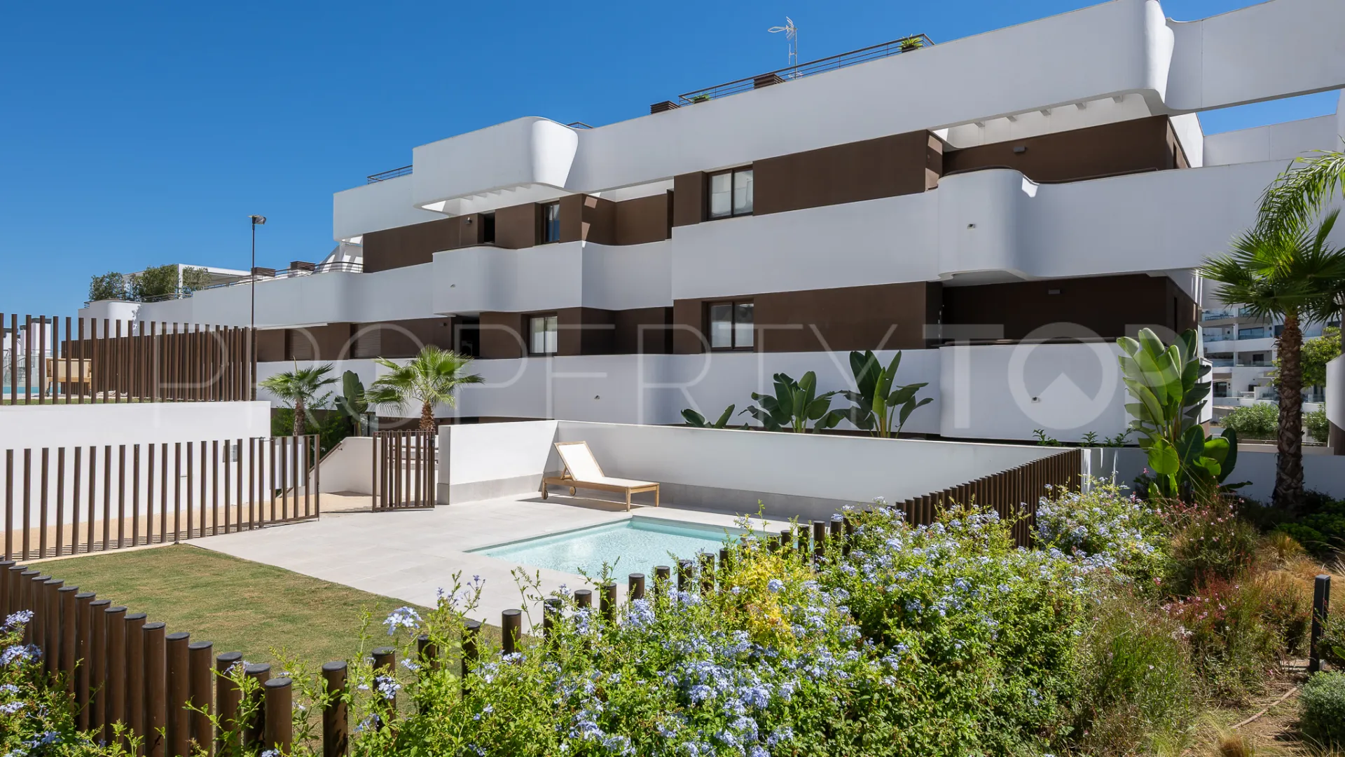 3 bedrooms duplex penthouse for sale in Estepona