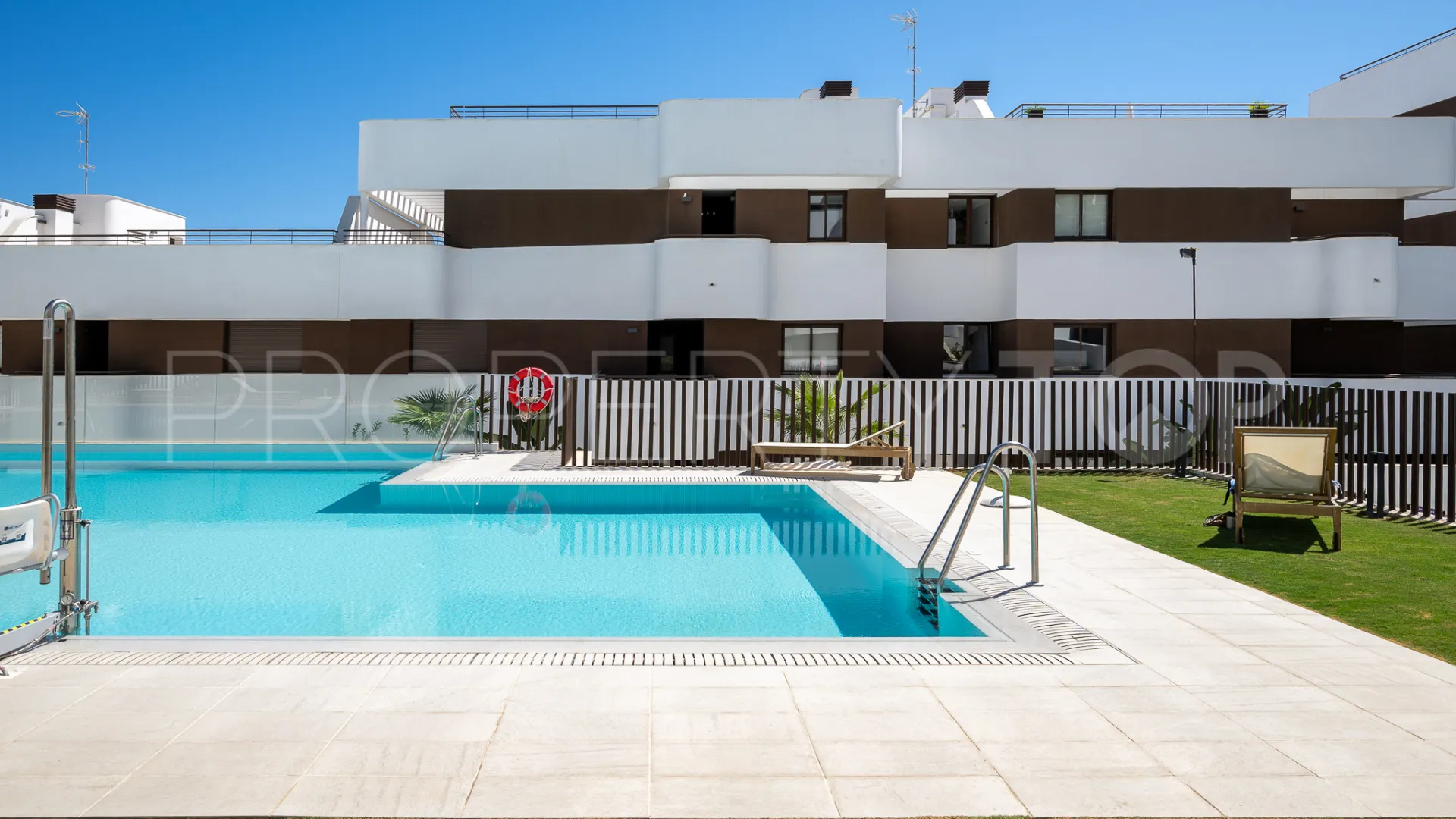 3 bedrooms duplex penthouse for sale in Estepona