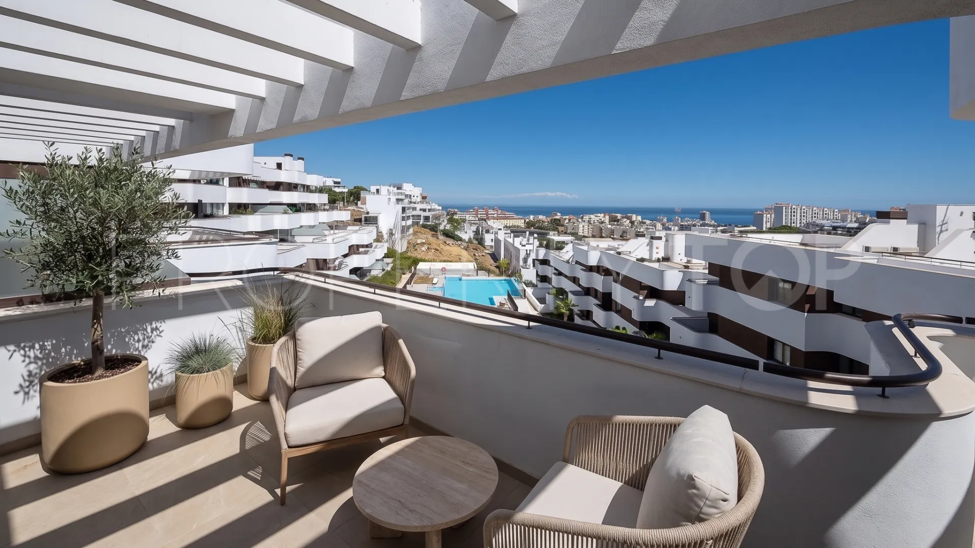 3 bedrooms duplex penthouse for sale in Estepona