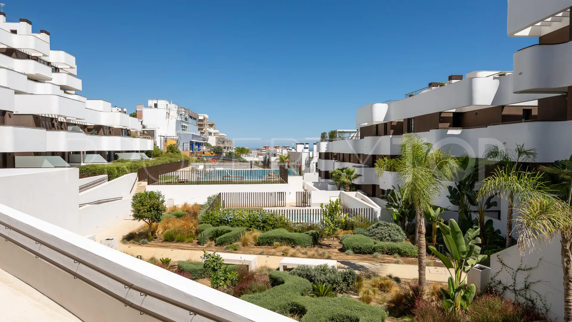 3 bedrooms duplex penthouse for sale in Estepona