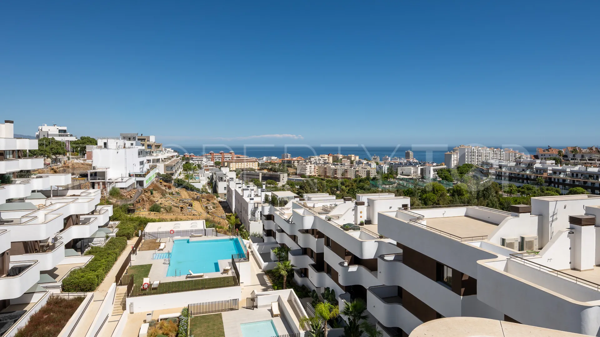 3 bedrooms duplex penthouse for sale in Estepona