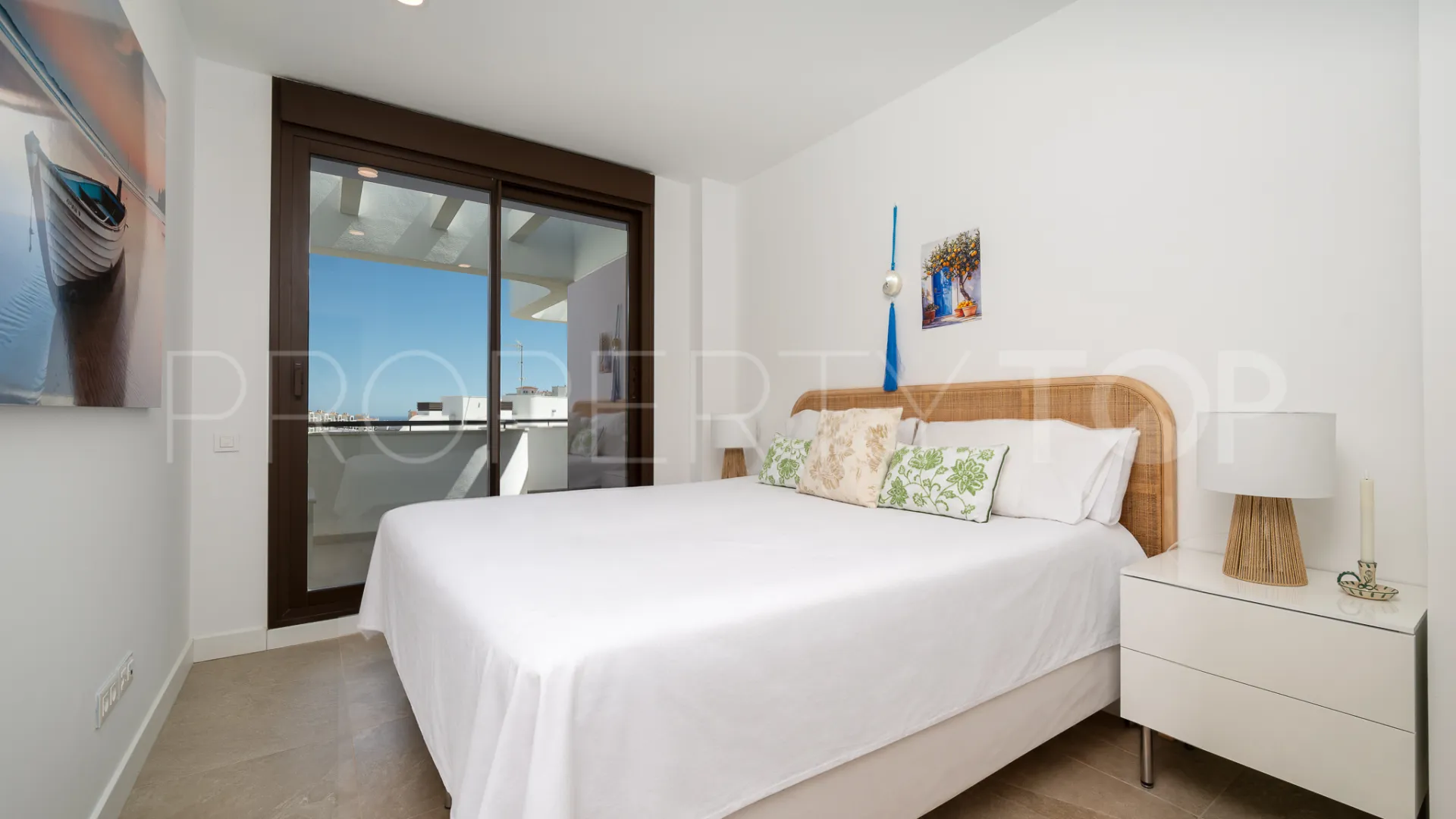 3 bedrooms duplex penthouse for sale in Estepona