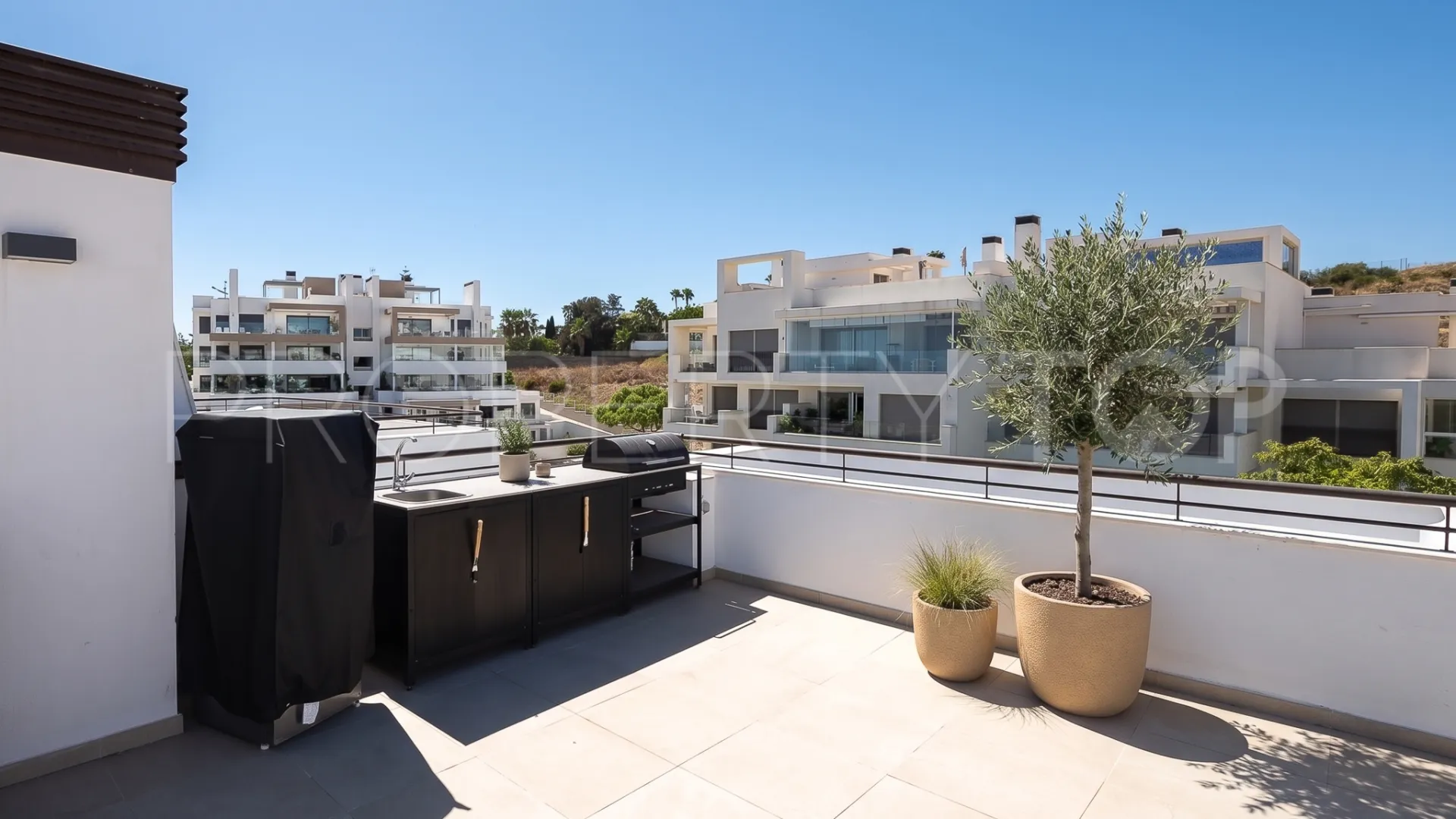 3 bedrooms duplex penthouse for sale in Estepona