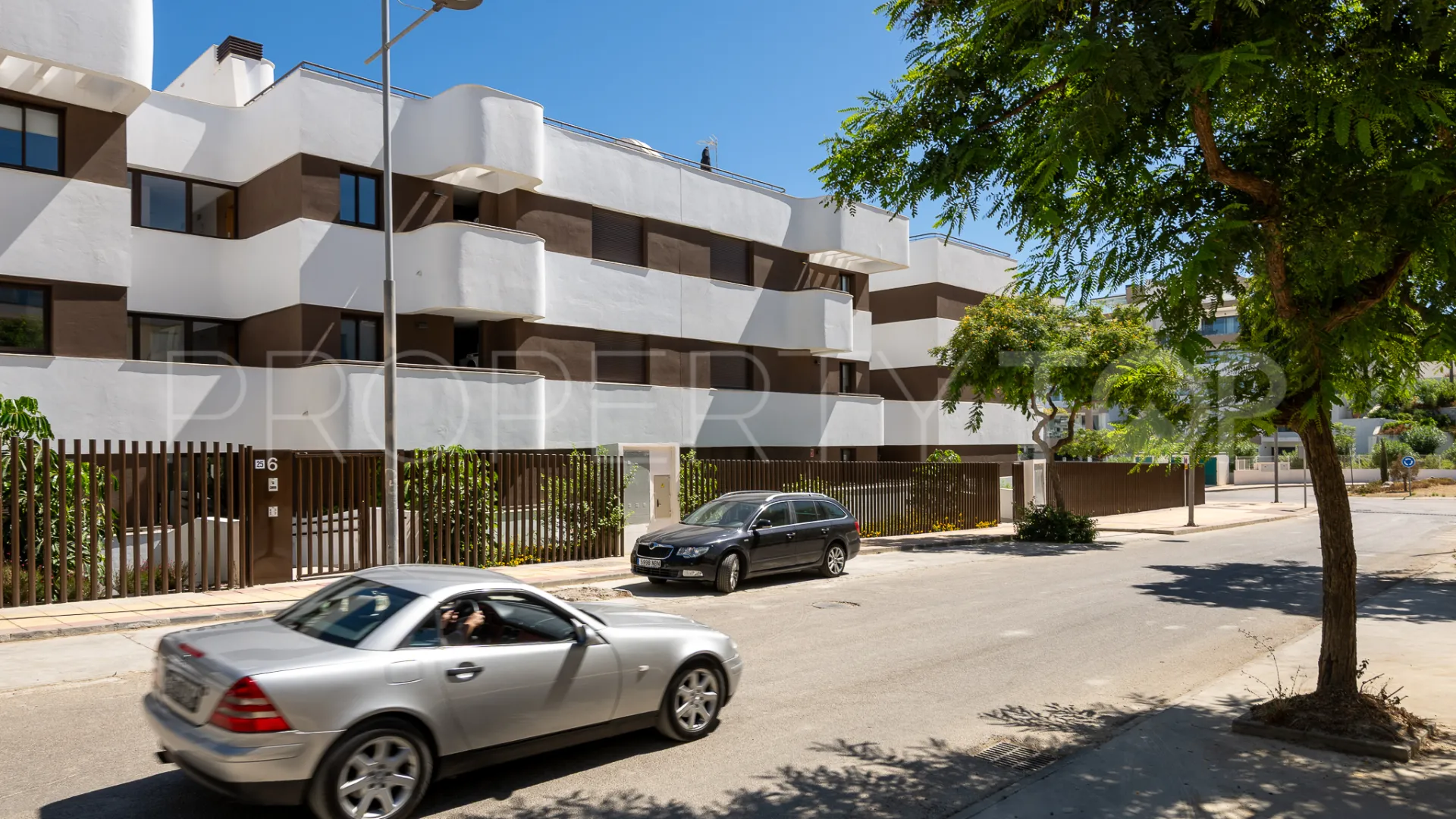 3 bedrooms duplex penthouse for sale in Estepona