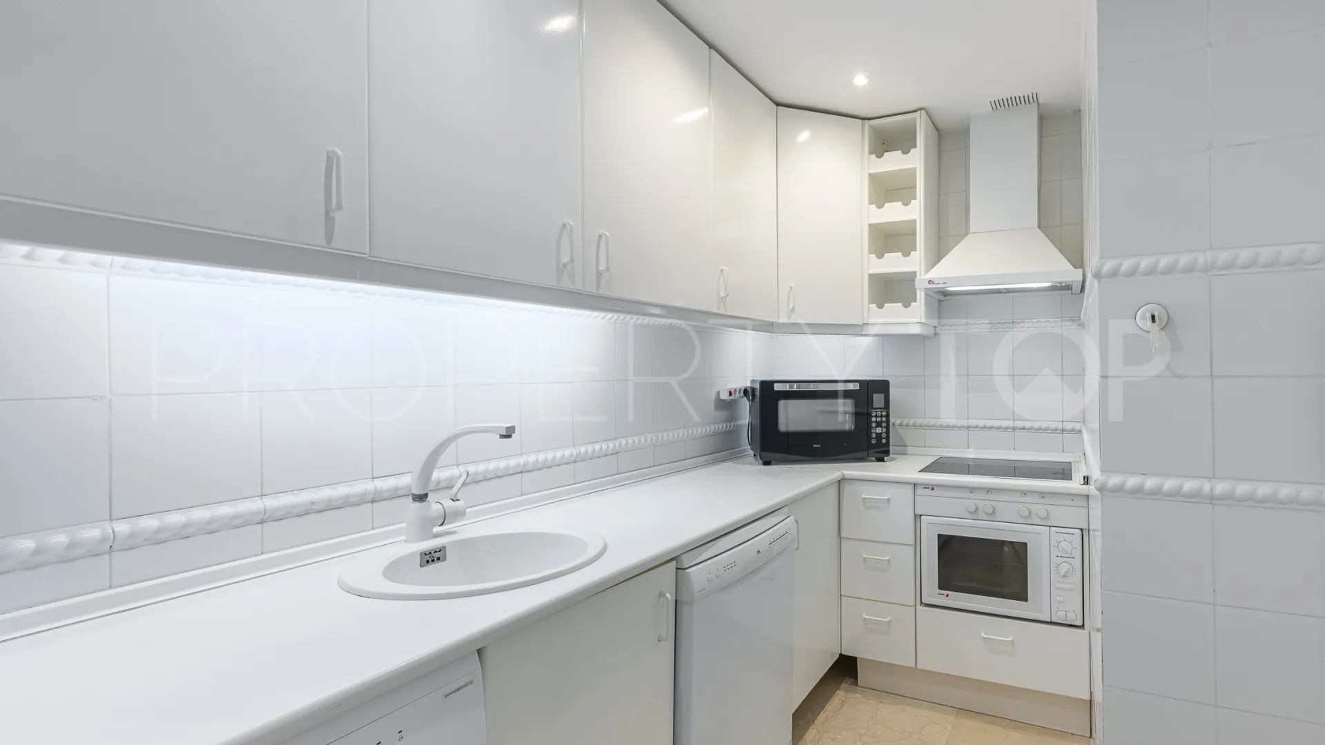 Elviria, apartamento de 1 dormitorio en venta