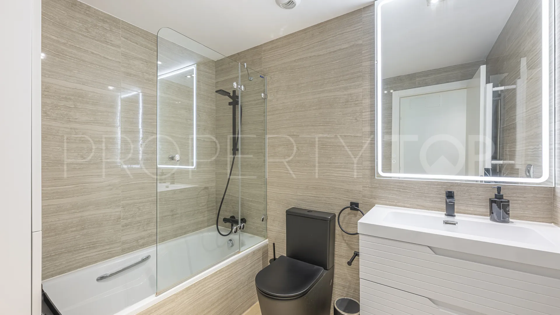 Comprar apartamento planta baja en La Mairena