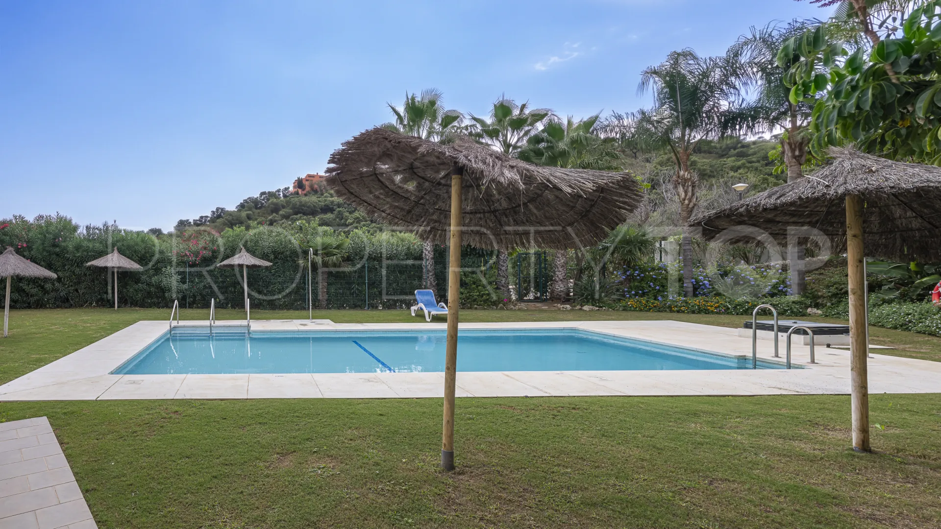Comprar apartamento planta baja en La Mairena