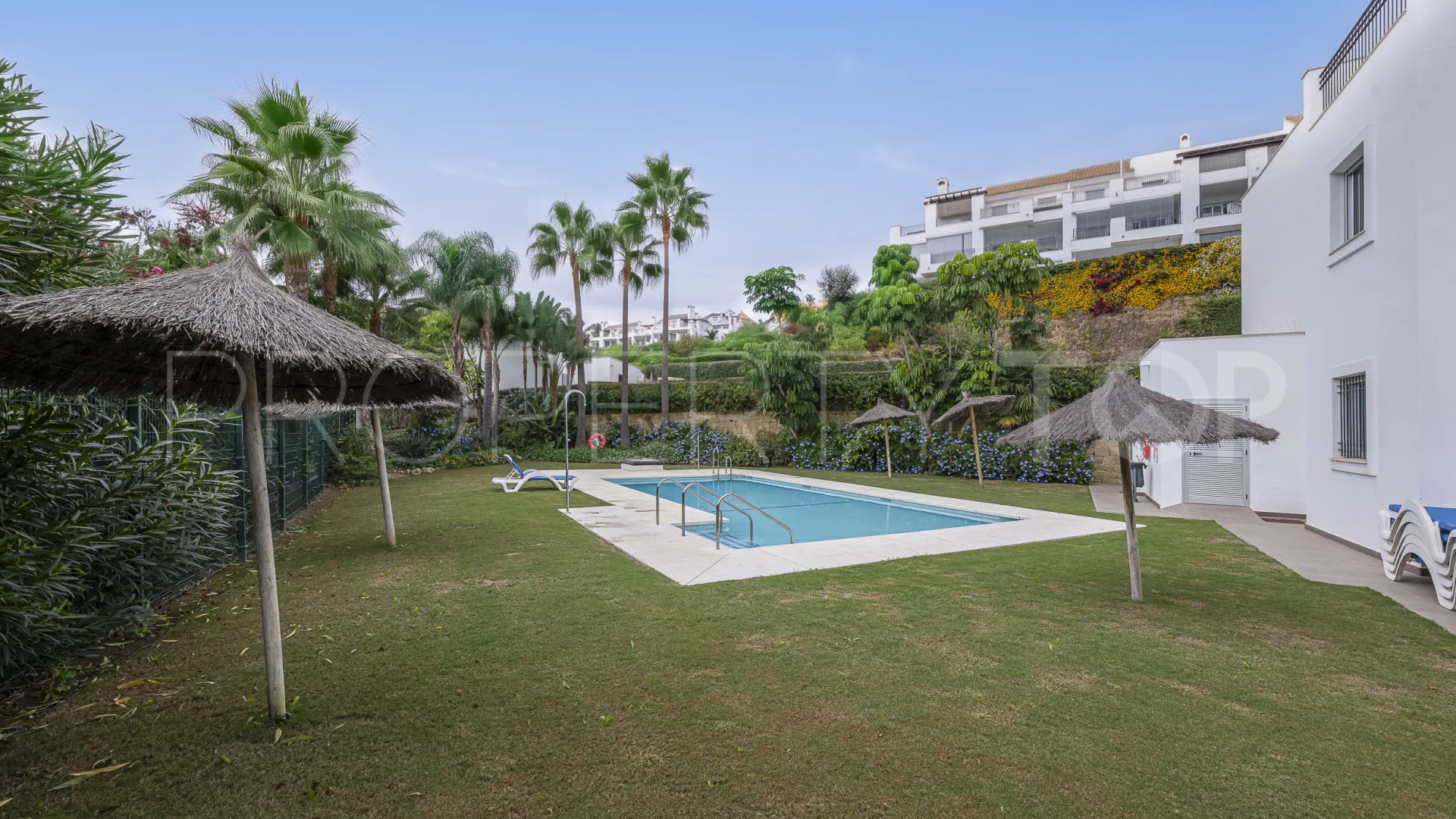 Comprar apartamento planta baja en La Mairena