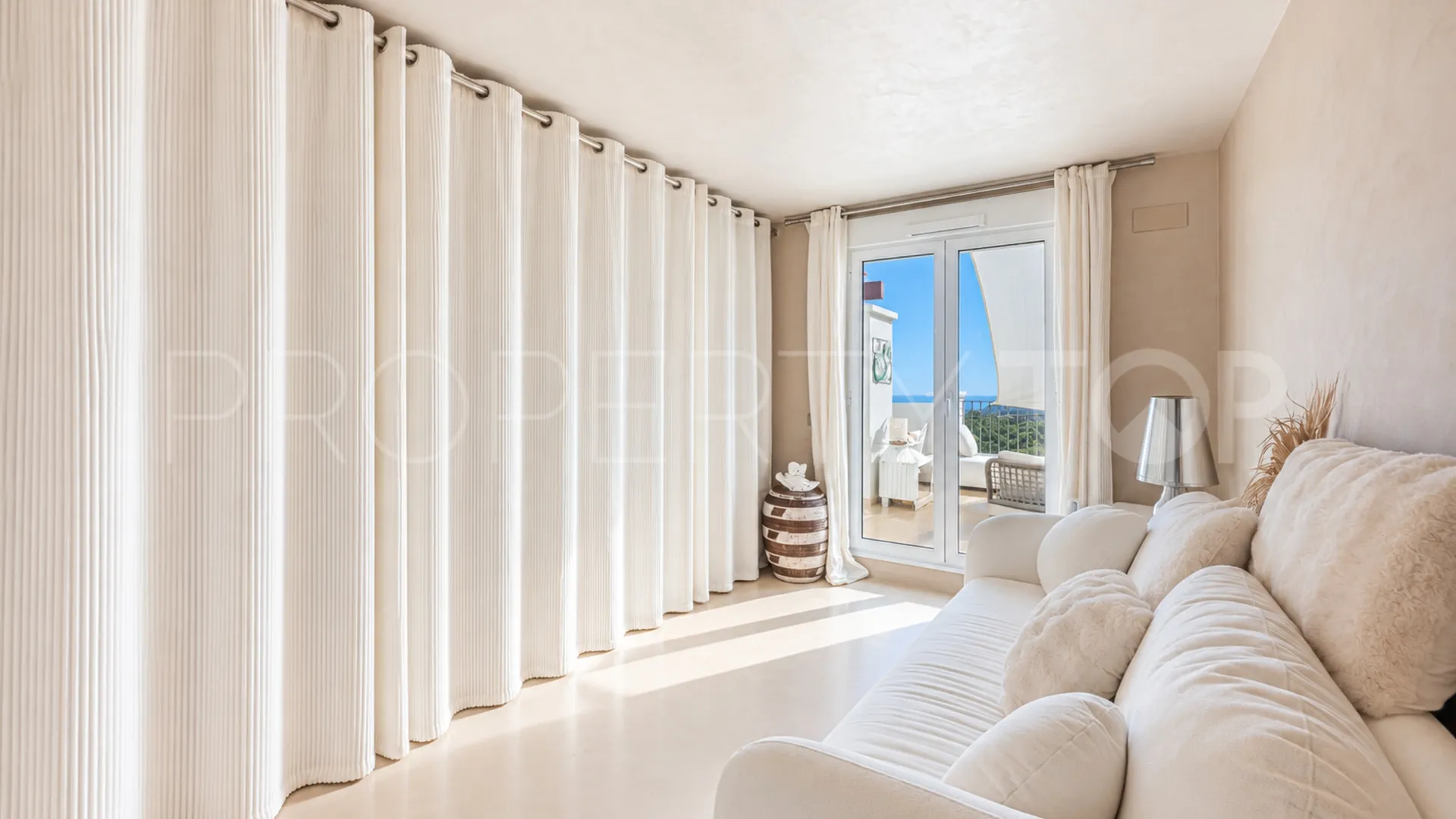 For sale La Mairena 2 bedrooms penthouse