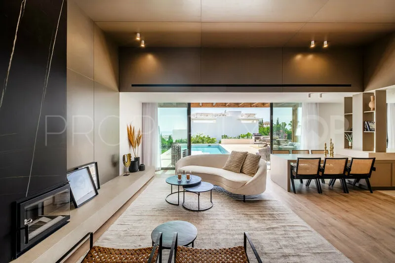 Villa for sale in Benahavis with 4 bedrooms
