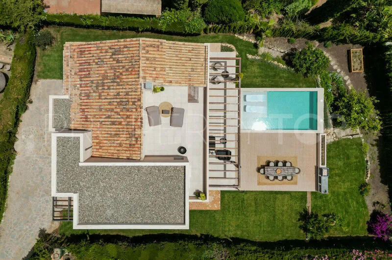 Villa for sale in Benahavis with 4 bedrooms
