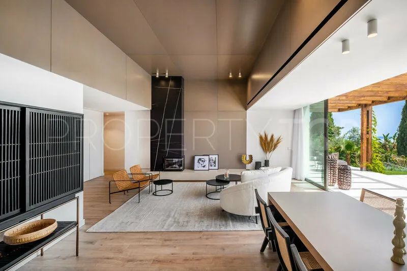 Villa for sale in Benahavis with 4 bedrooms