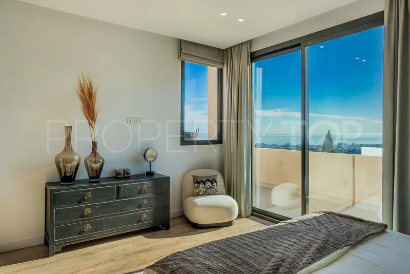 Villa for sale in Benahavis with 4 bedrooms