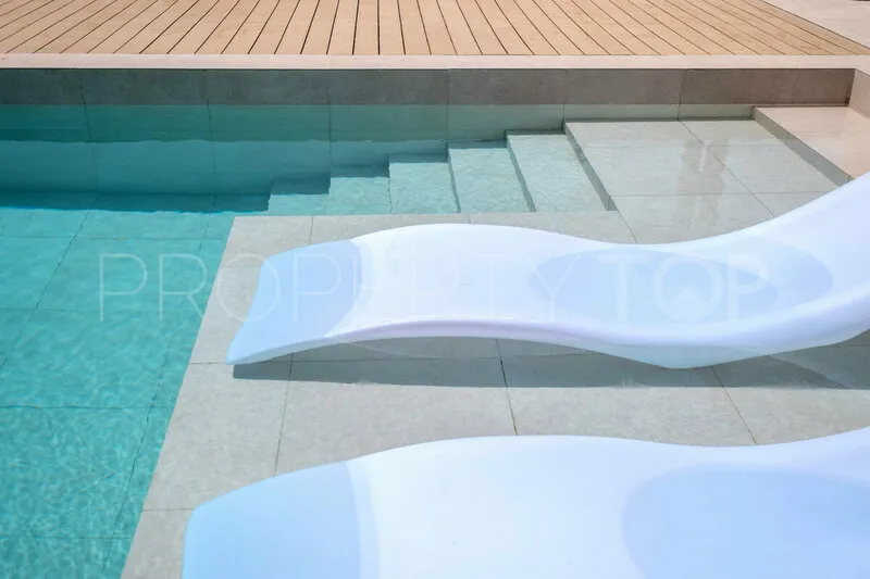 Villa for sale in Benahavis with 4 bedrooms