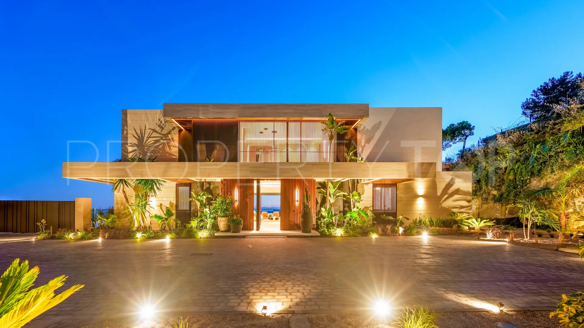 5 bedrooms villa in Marbella for sale