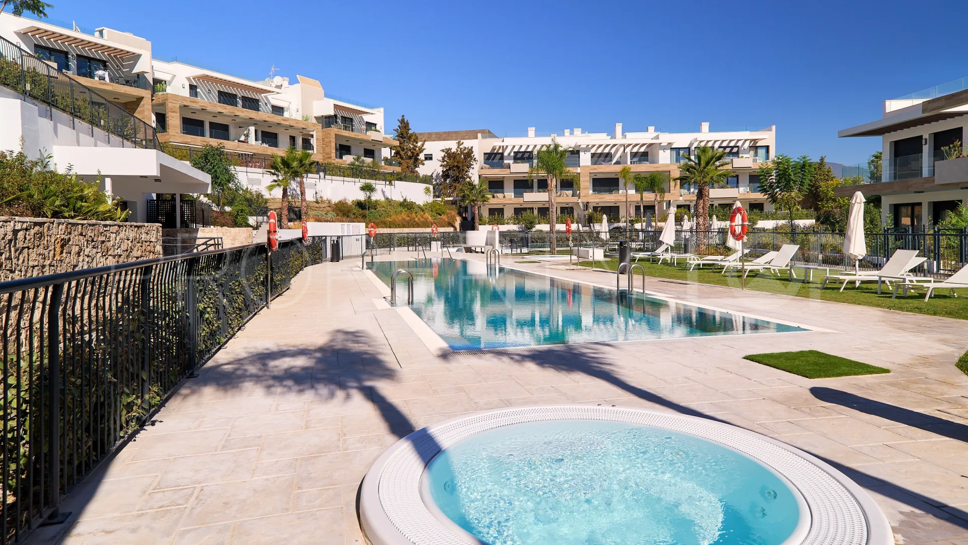 Ground floor apartment for sale in Atalaya Golf