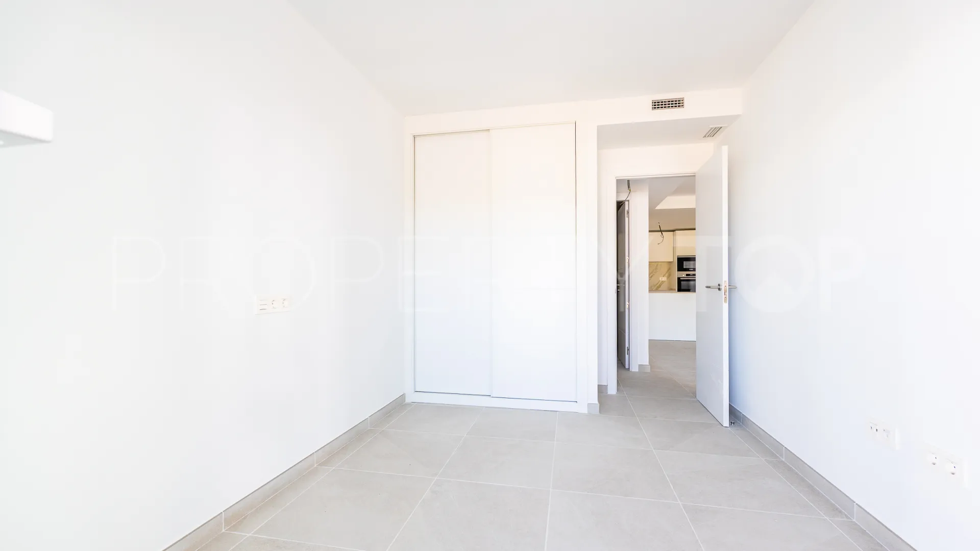For sale ground floor apartment in Cala de Mijas with 2 bedrooms