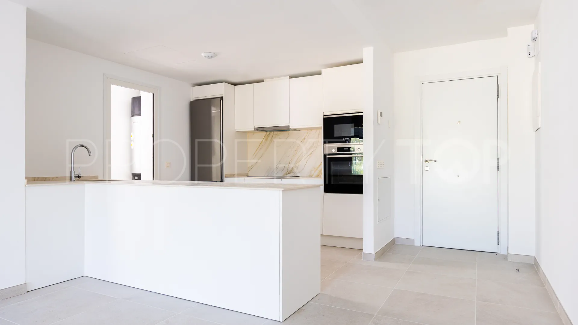 For sale ground floor apartment in Cala de Mijas with 2 bedrooms