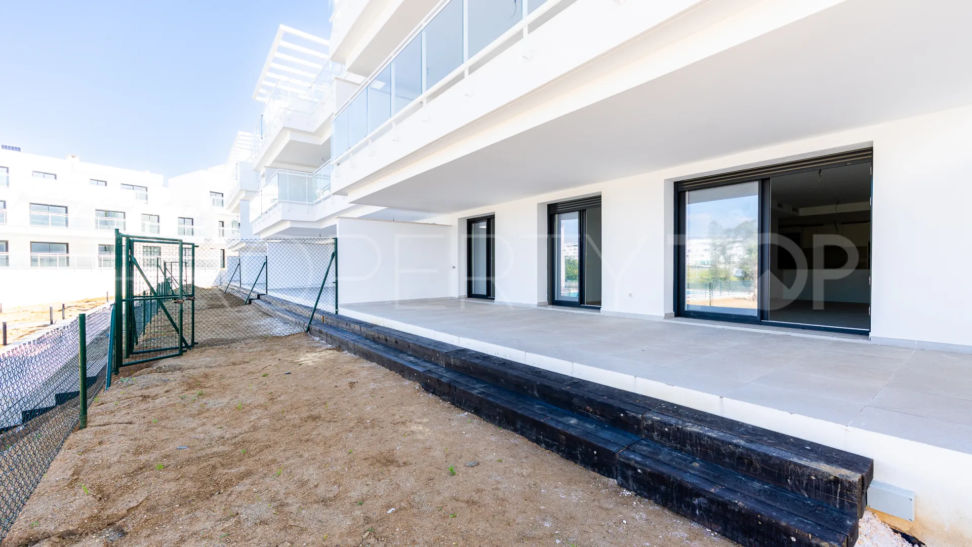 For sale ground floor apartment in Cala de Mijas with 2 bedrooms