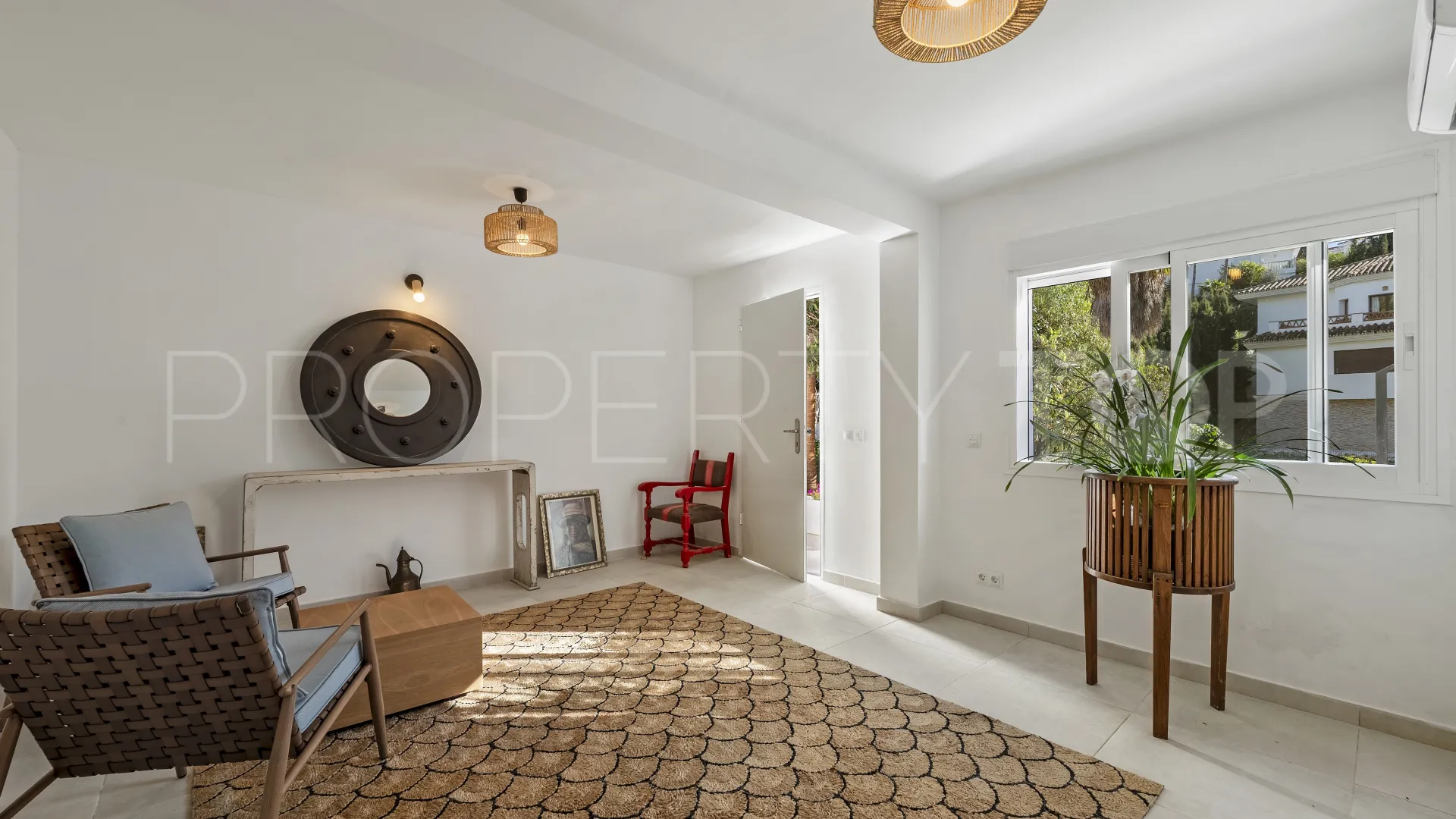 Se vende villa con 4 dormitorios en Campo Mijas