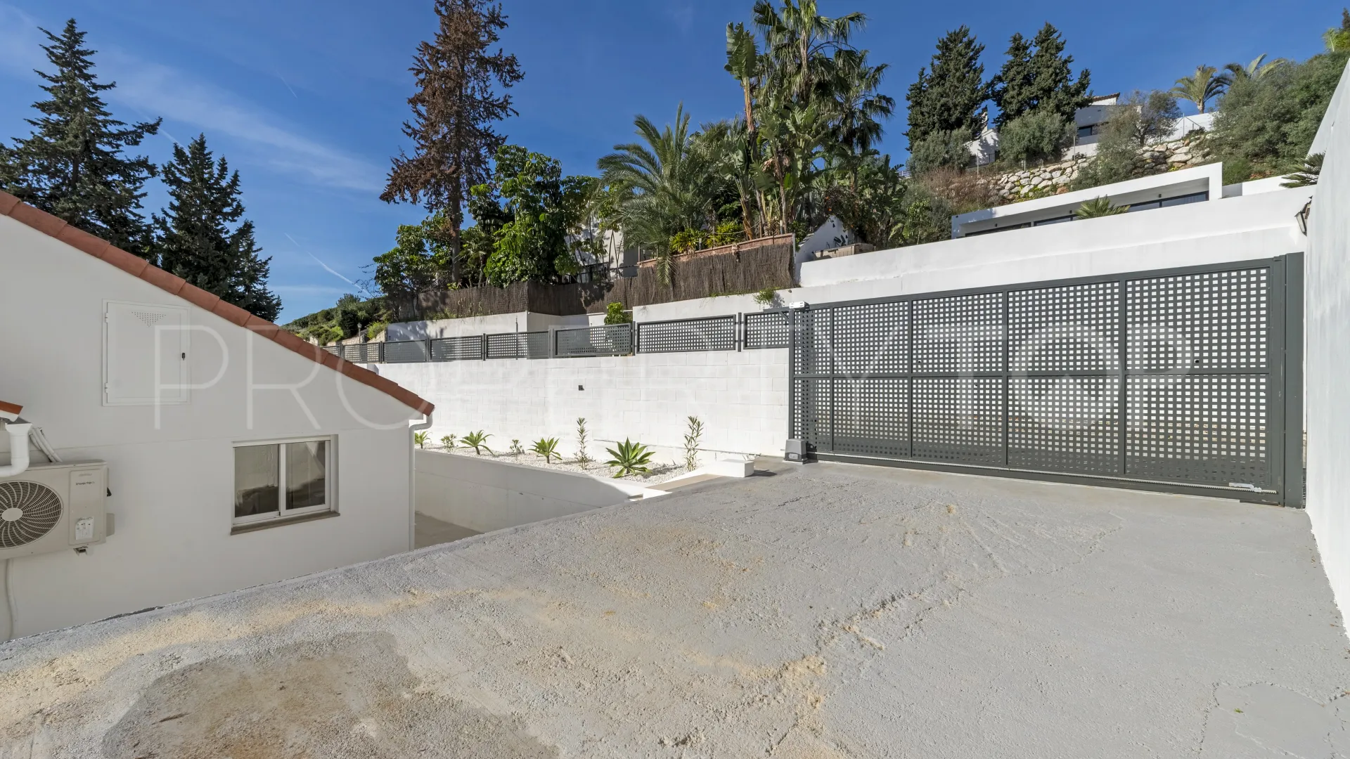 Se vende villa con 4 dormitorios en Campo Mijas