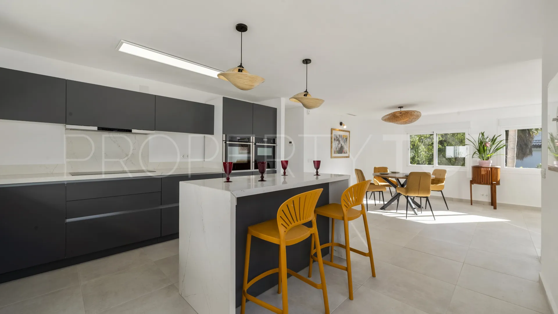 Se vende villa con 4 dormitorios en Campo Mijas