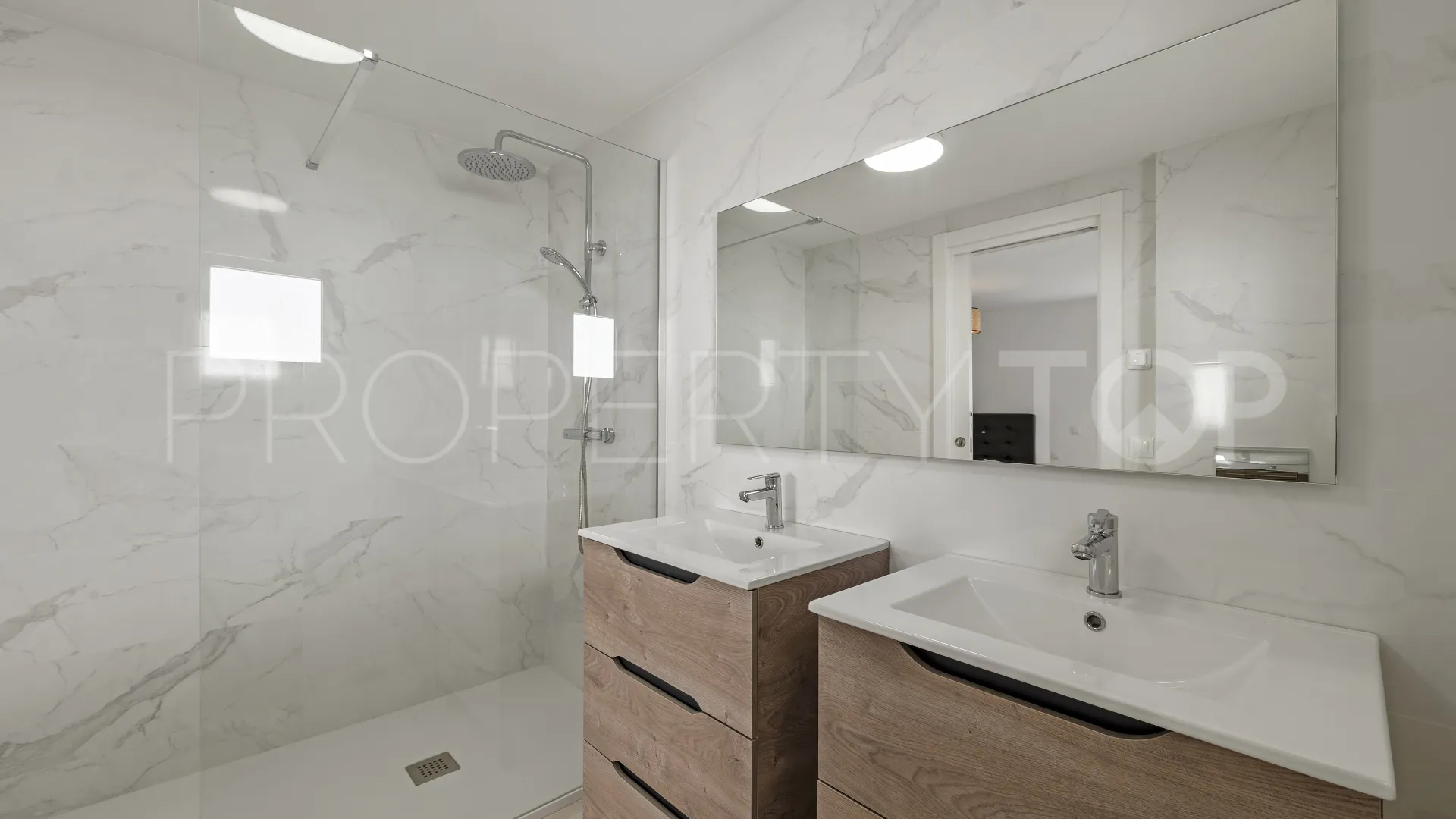 Se vende villa con 4 dormitorios en Campo Mijas
