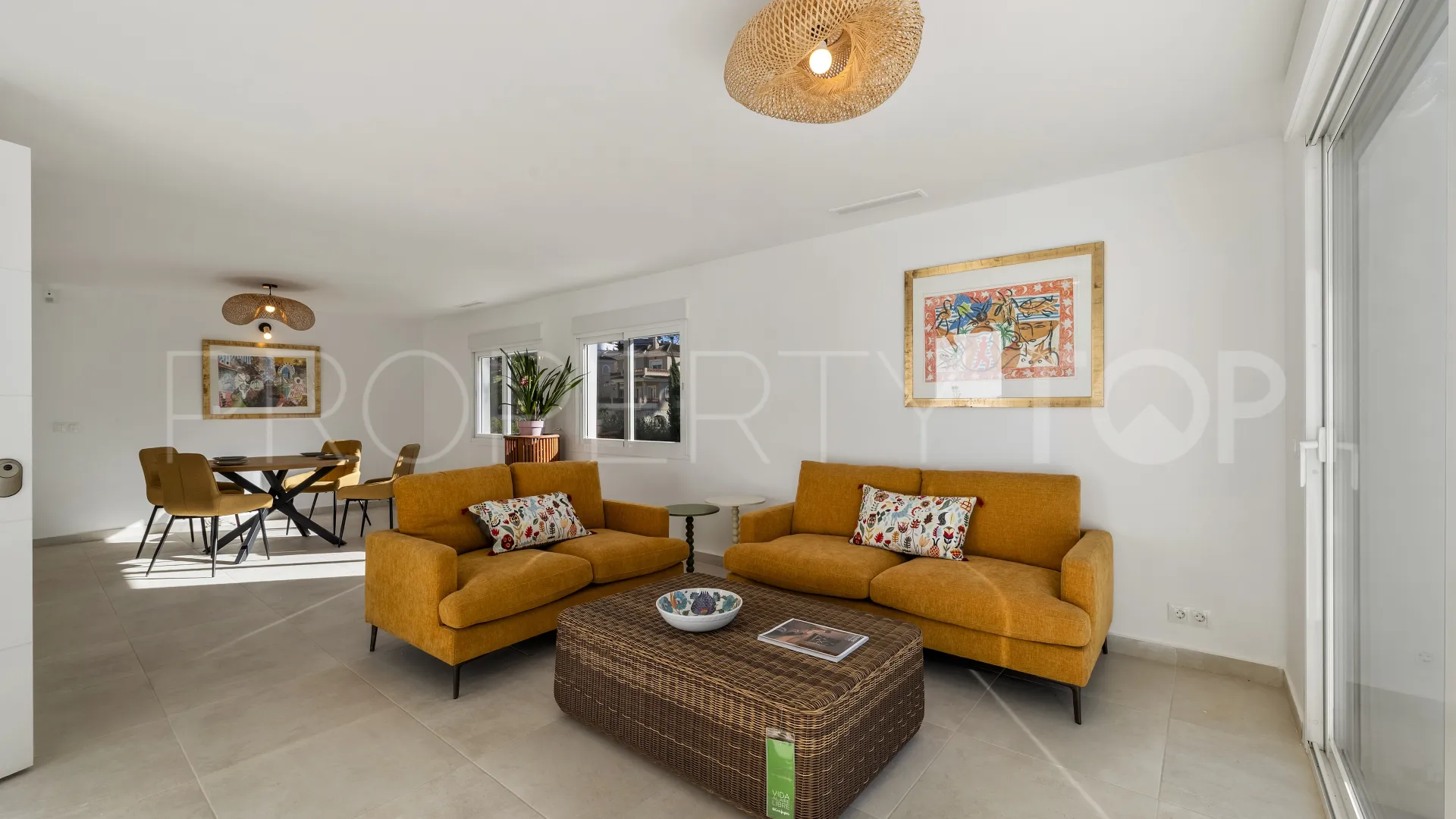 Se vende villa con 4 dormitorios en Campo Mijas