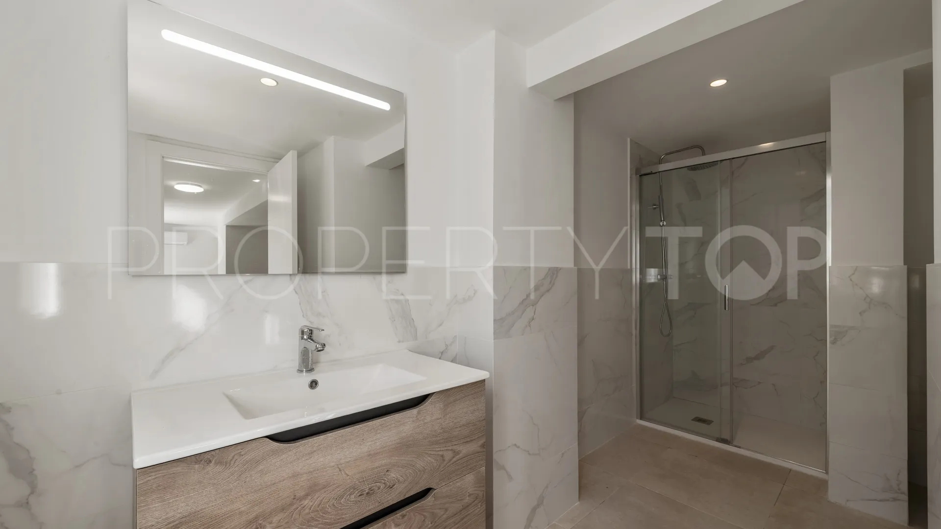 Se vende villa con 4 dormitorios en Campo Mijas