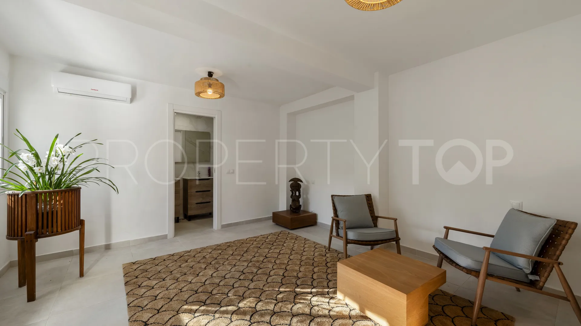 Se vende villa con 4 dormitorios en Campo Mijas