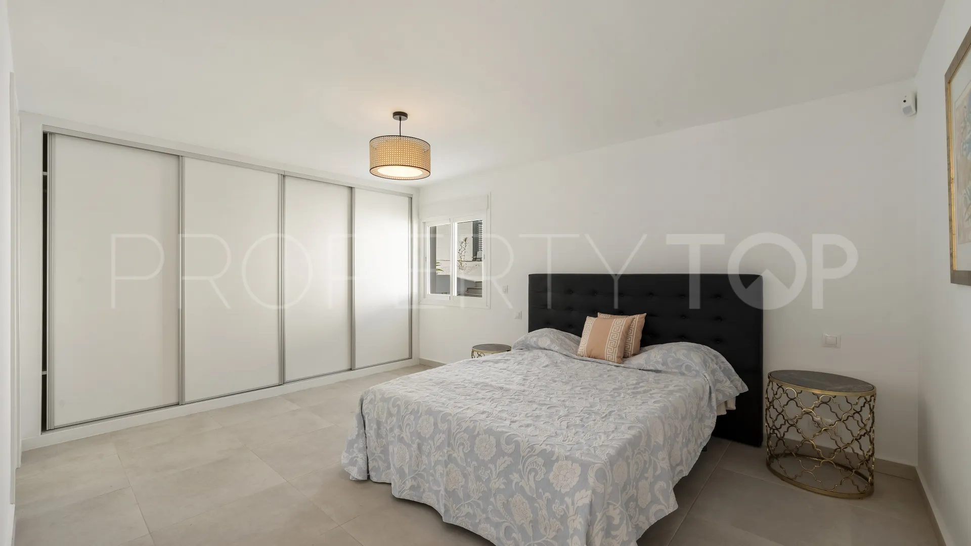 Se vende villa con 4 dormitorios en Campo Mijas